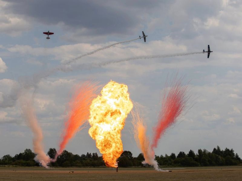 Dymové míny + ohňový výbuch